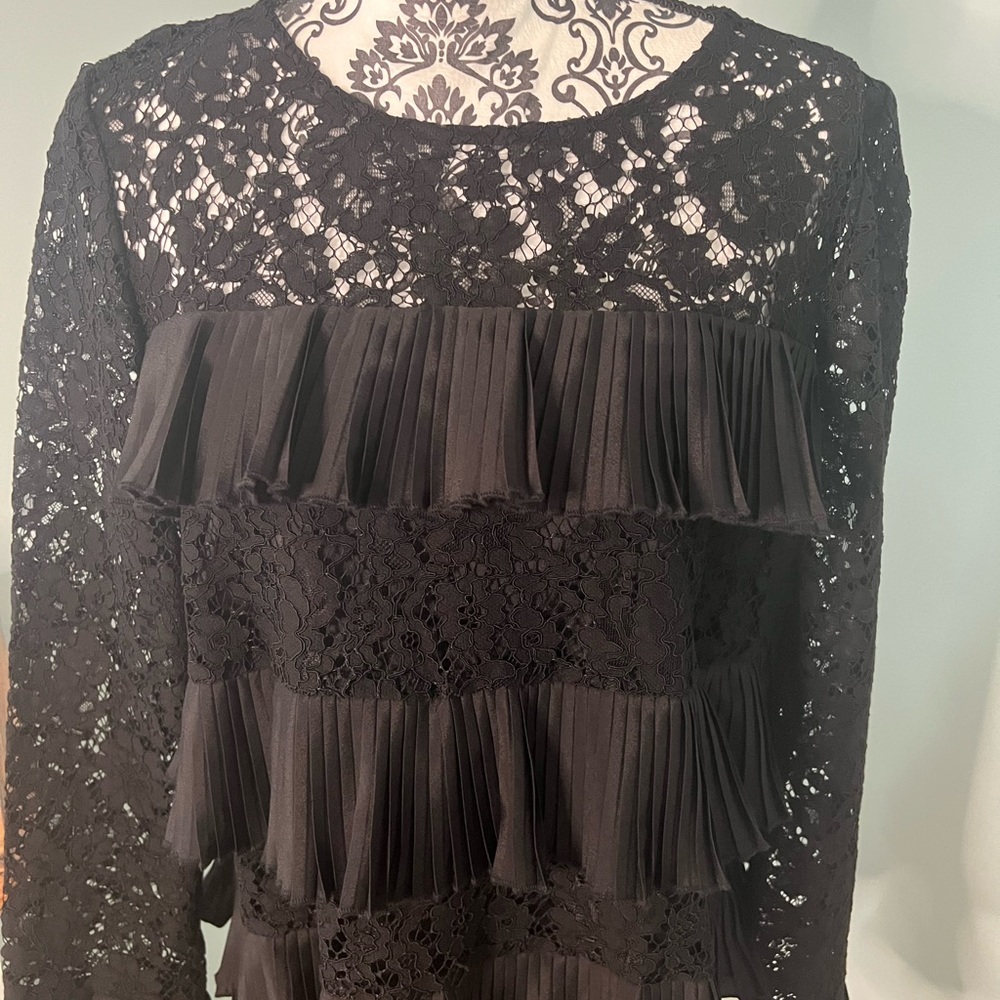 Lace and Ruffle Top - Picture 2 of 6